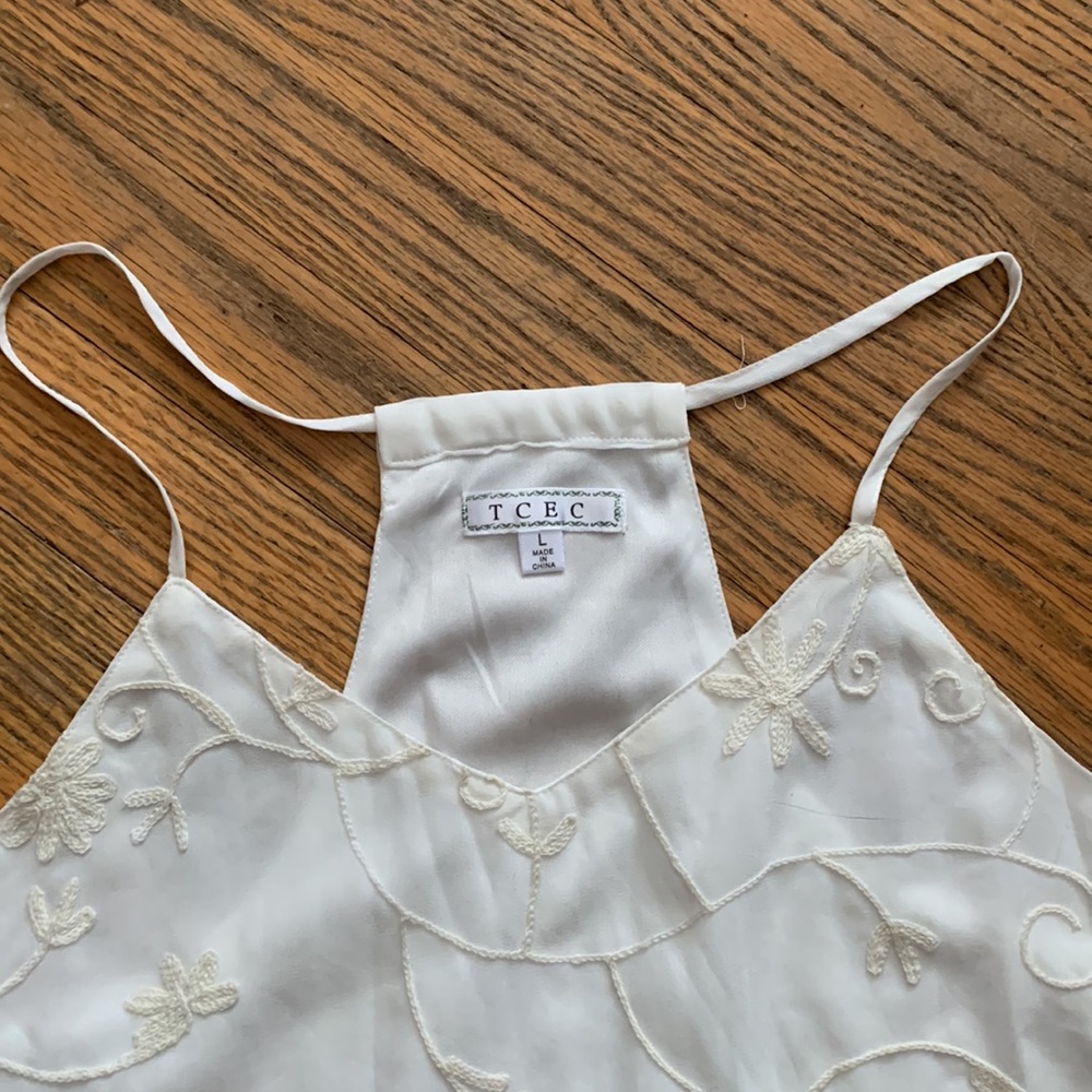 Embroidered Tank Top - Picture 2 of 4